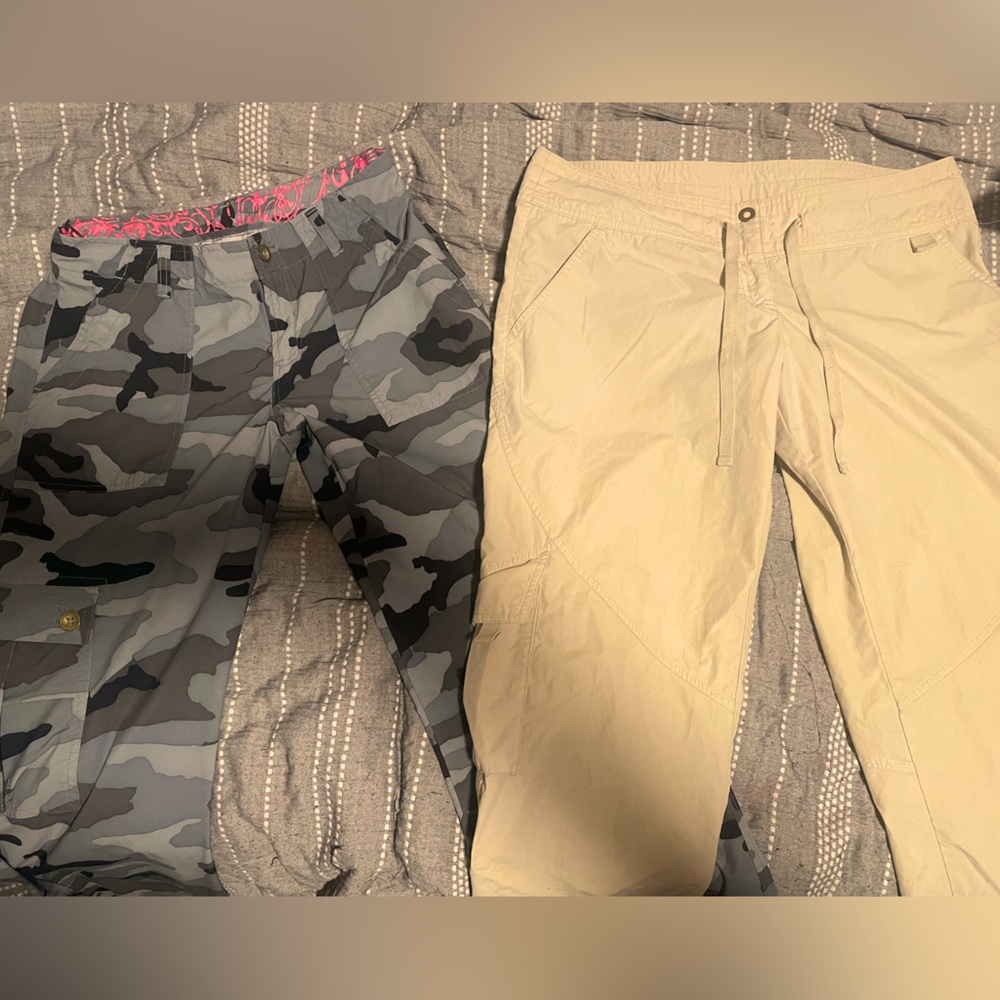 2 pairs of Nike pants